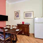 Xenia Apartments - Elegant Flat In The Center Of Milan