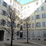 Vfh Bellotti Downtown Apartment