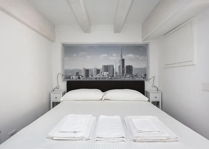 Nest For 2 In Milan Fashion District Via S Cecilia