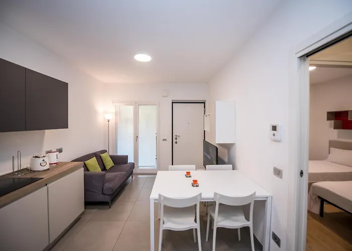 Shortmi Navigli