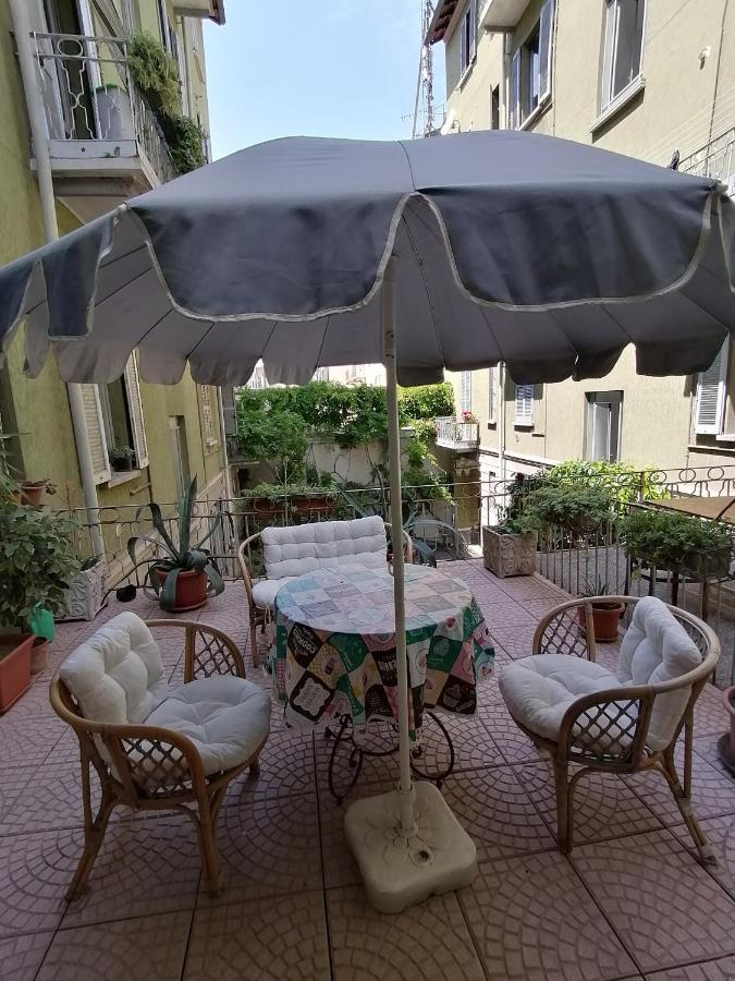Isola Bi Acomodação com café da manhã  *