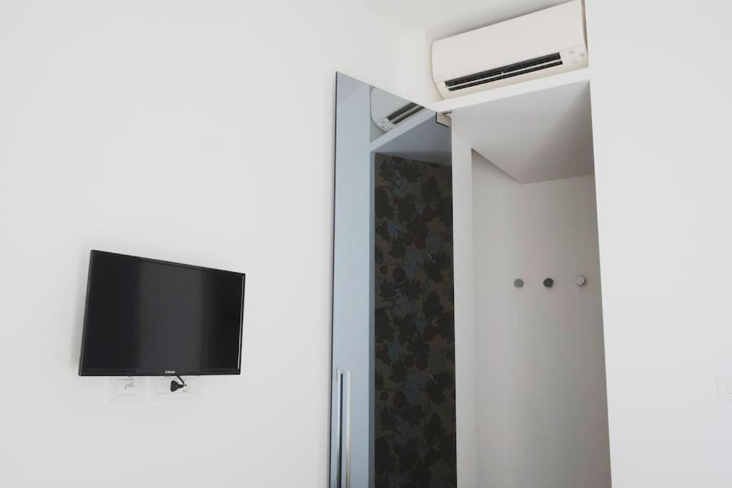 Apartamento Orea Spiti- Modern Mantegna Arco Della Pace District