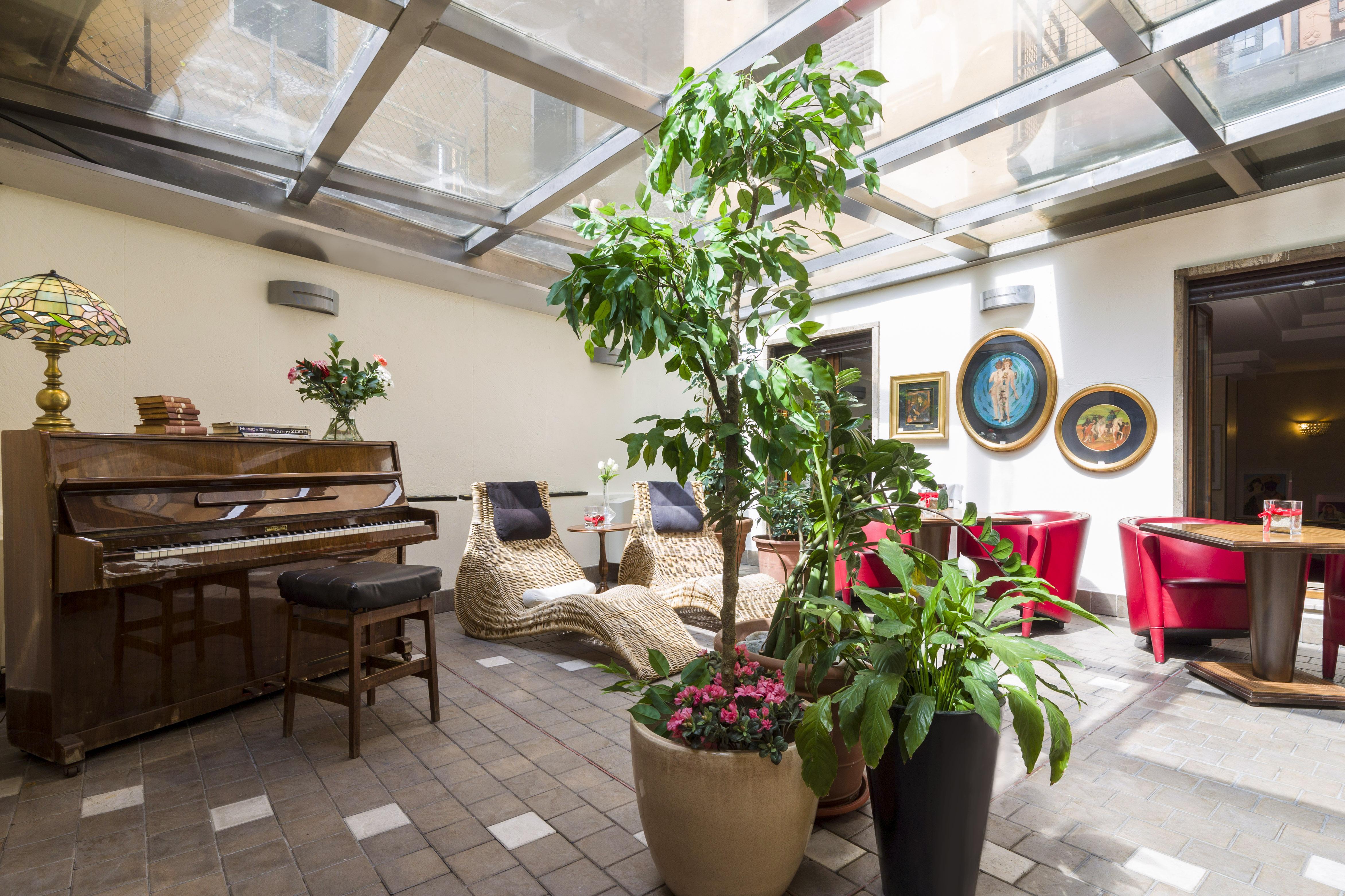 Hotel Carrobbio 4*