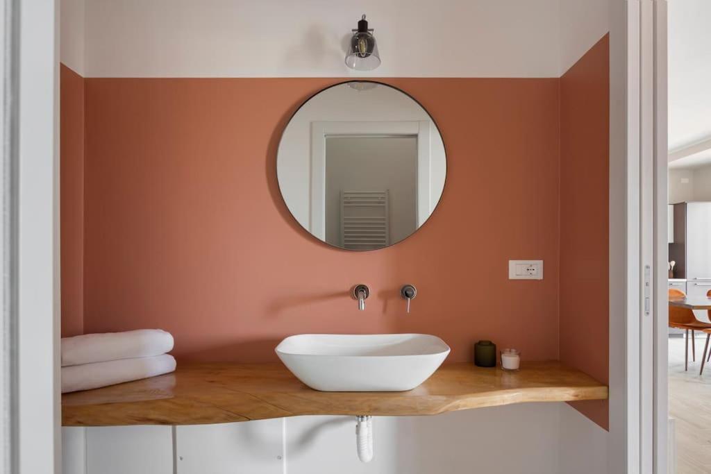 Blue & Orange House Lovely Modern Apartment Mailand