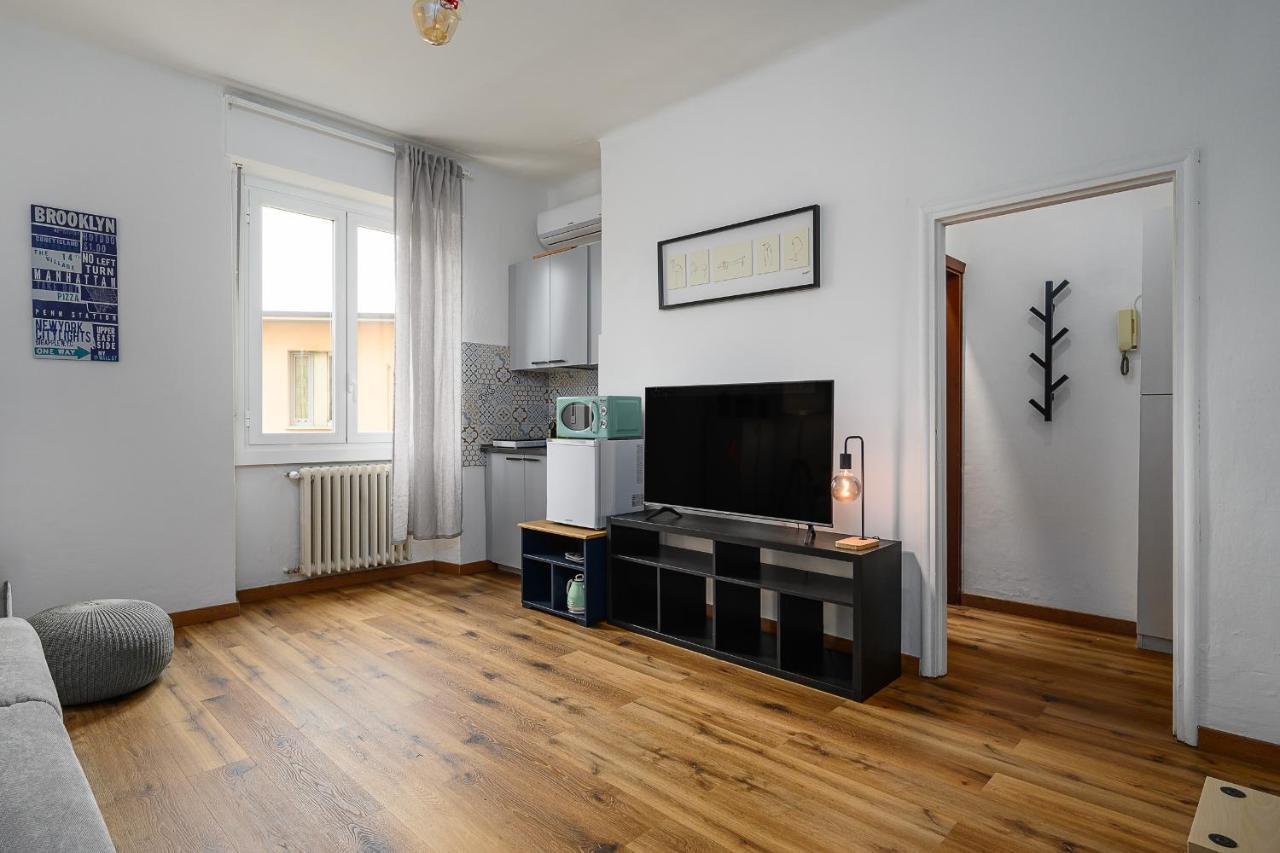 Insubria 8-3dx - Monolocale Cool Apartamento
