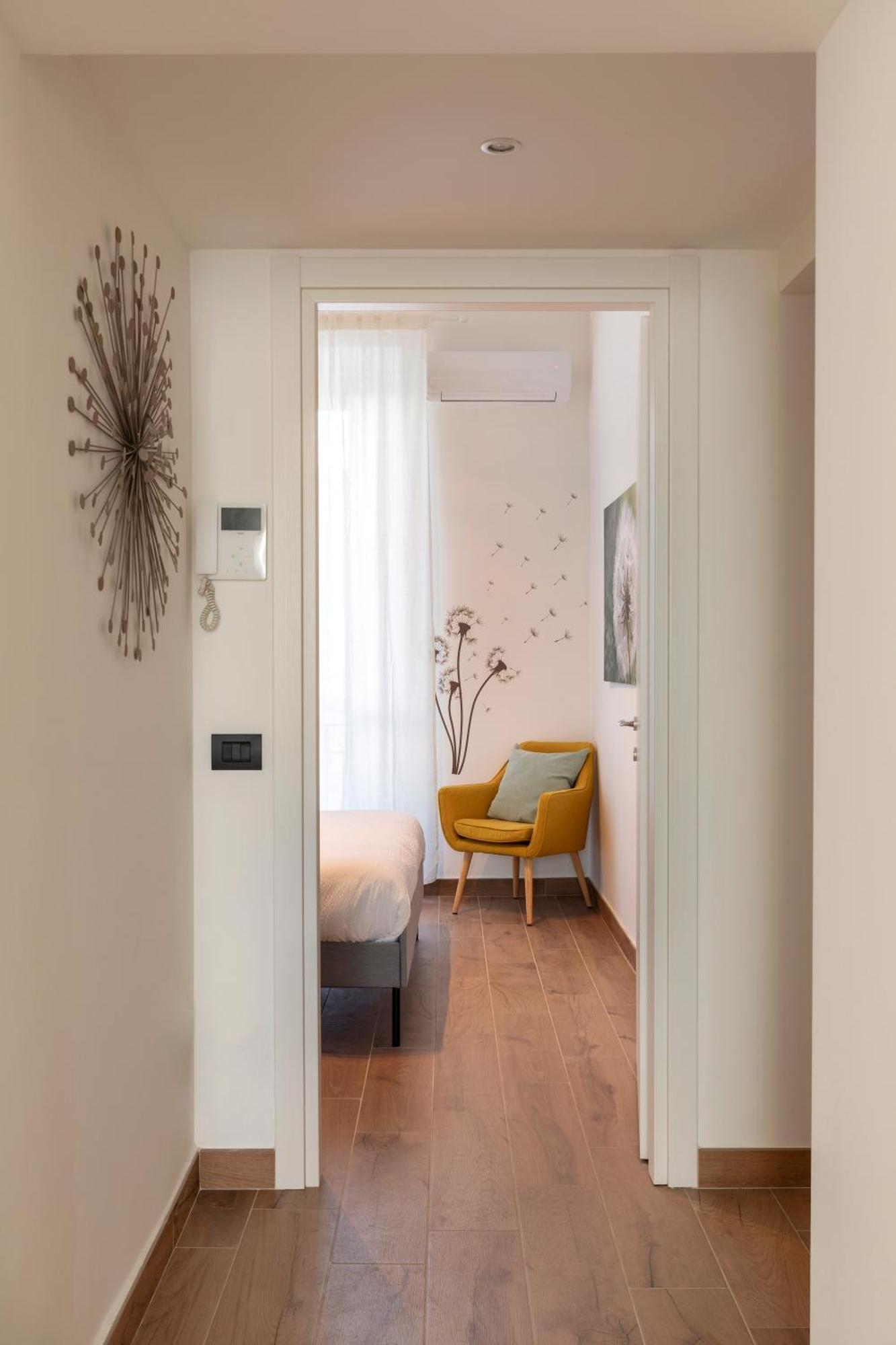 The House Of Dandelions - Duomo In 15min By Metro M3 Apartment