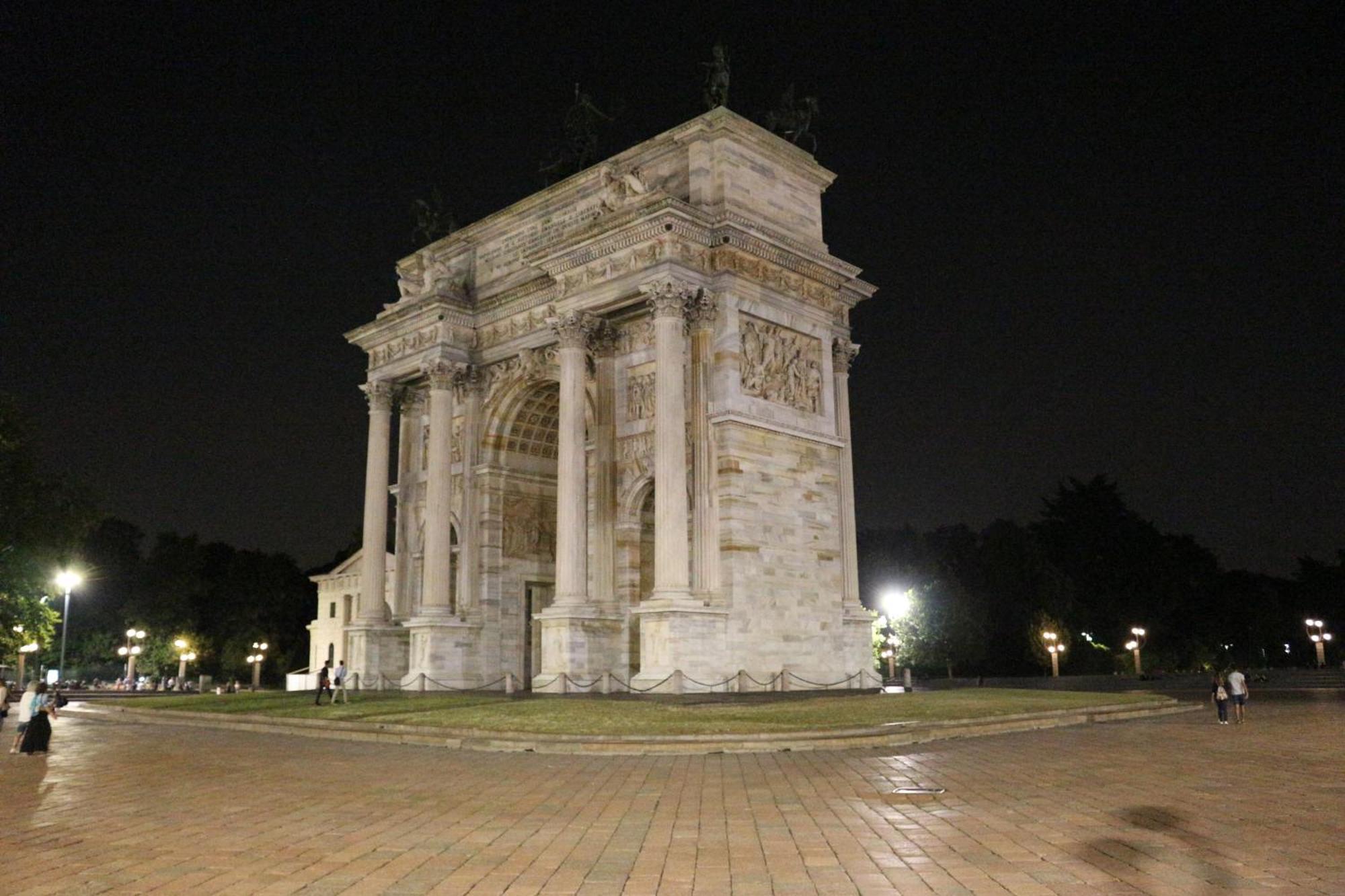 Charming Parco - Arco Della Pace - Perfect For 5 People * Milão