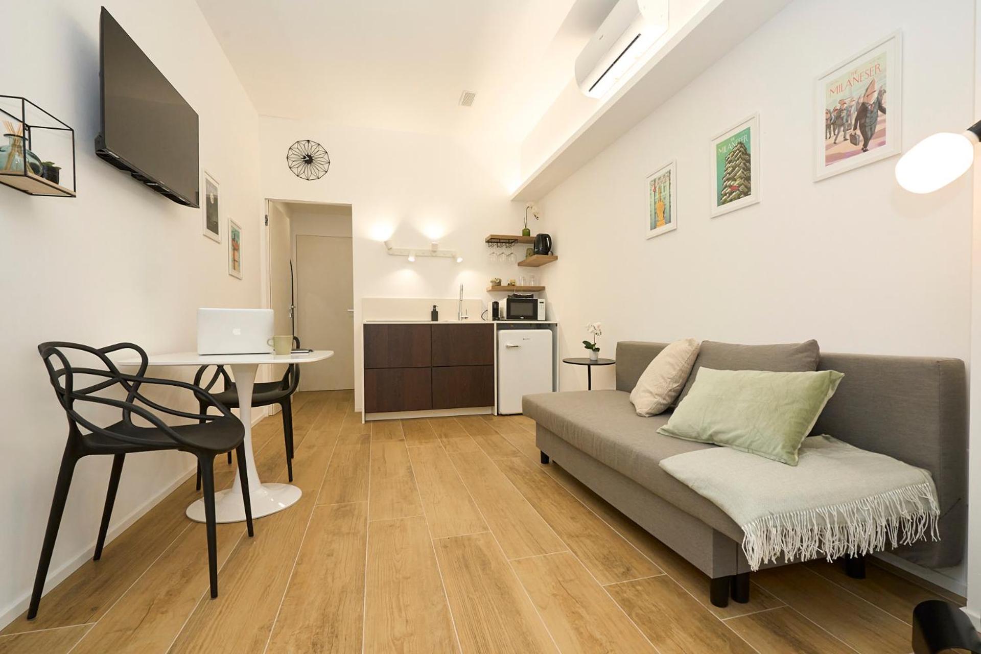 Duomo 10 Min - Cozy With Netflix & Wifi Apartment *
