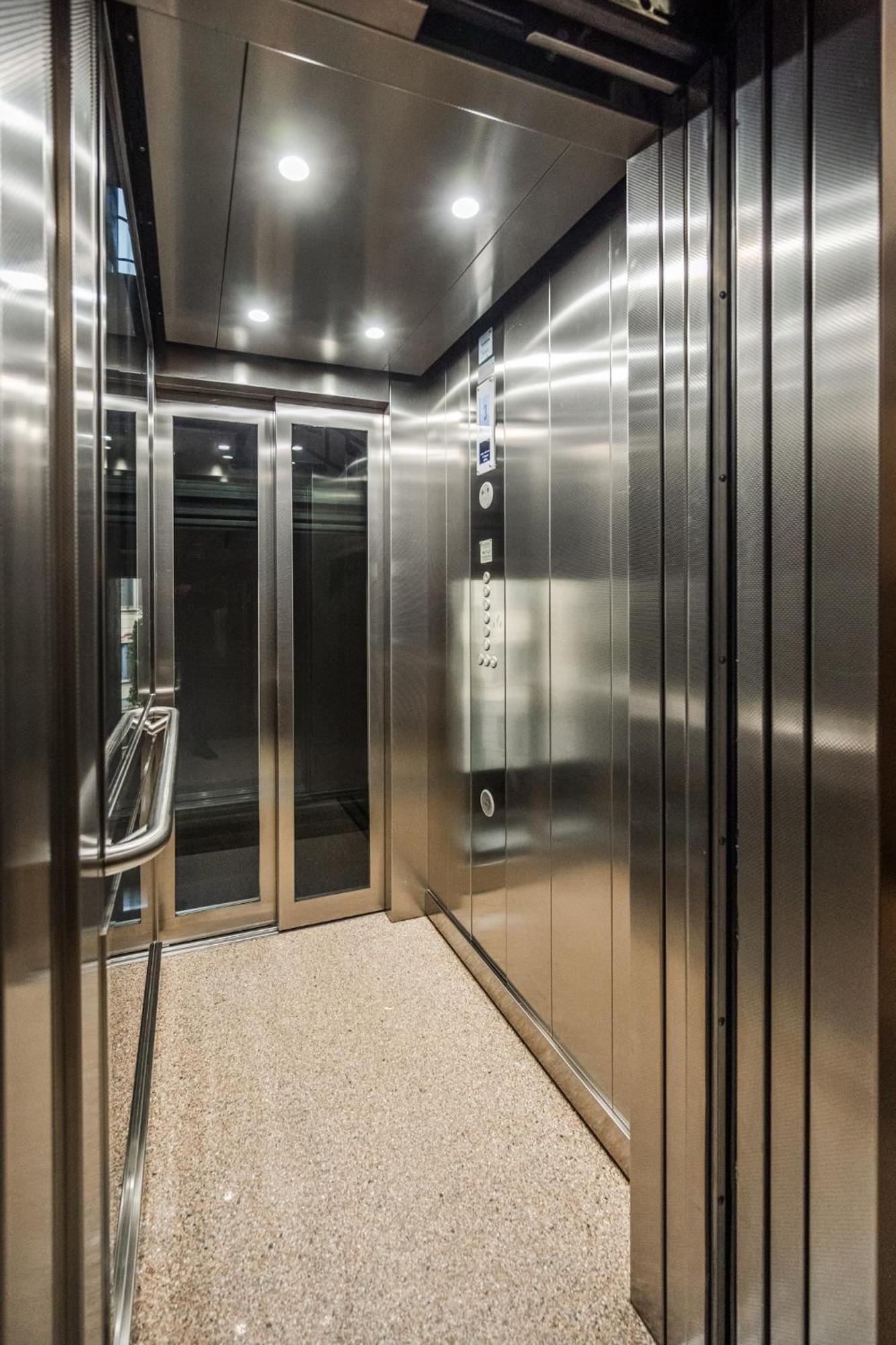 Apartment Design In The Heart Of *