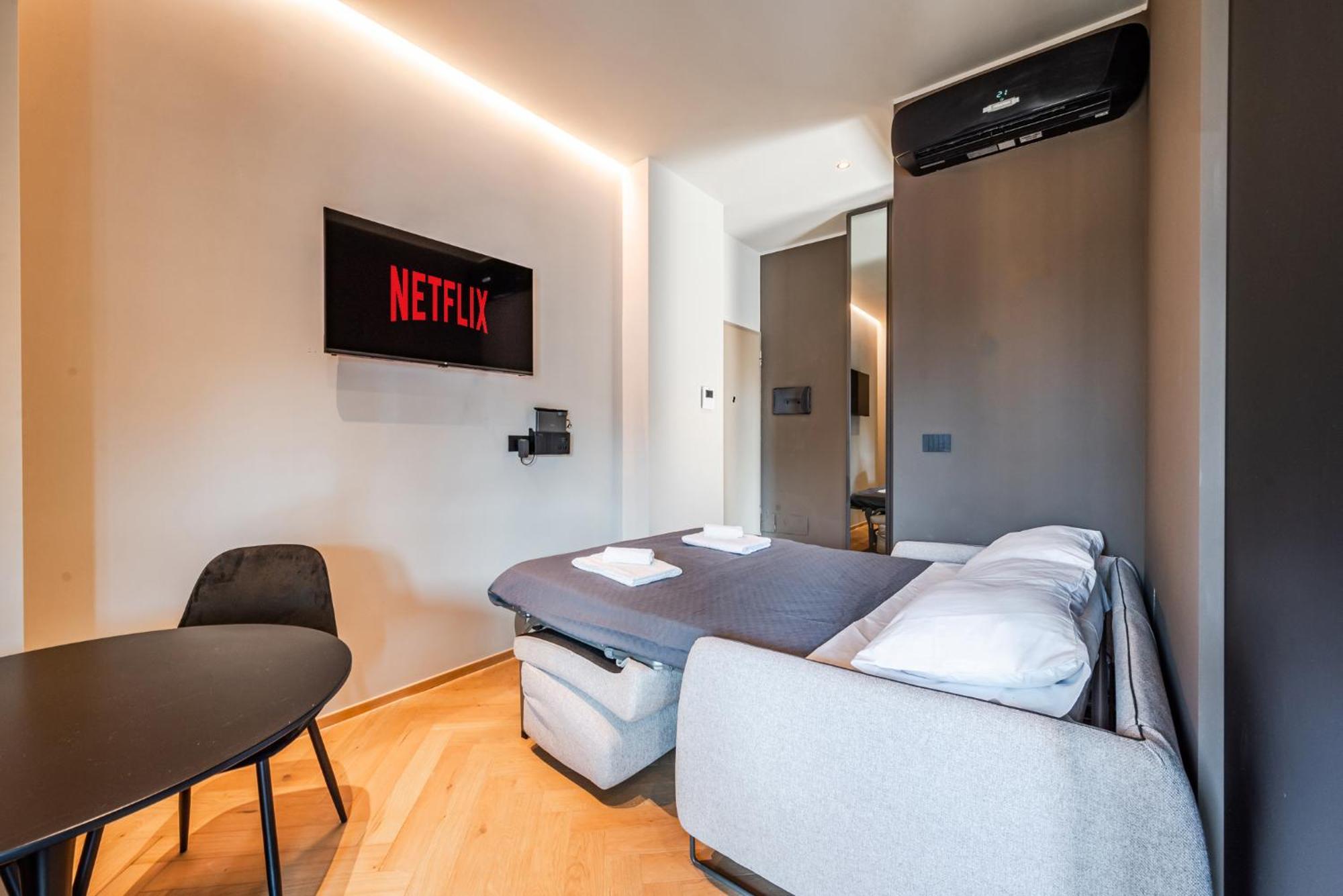 Terrazza Con Jacuzzi E Vista Iconica Sul Duomo Milão