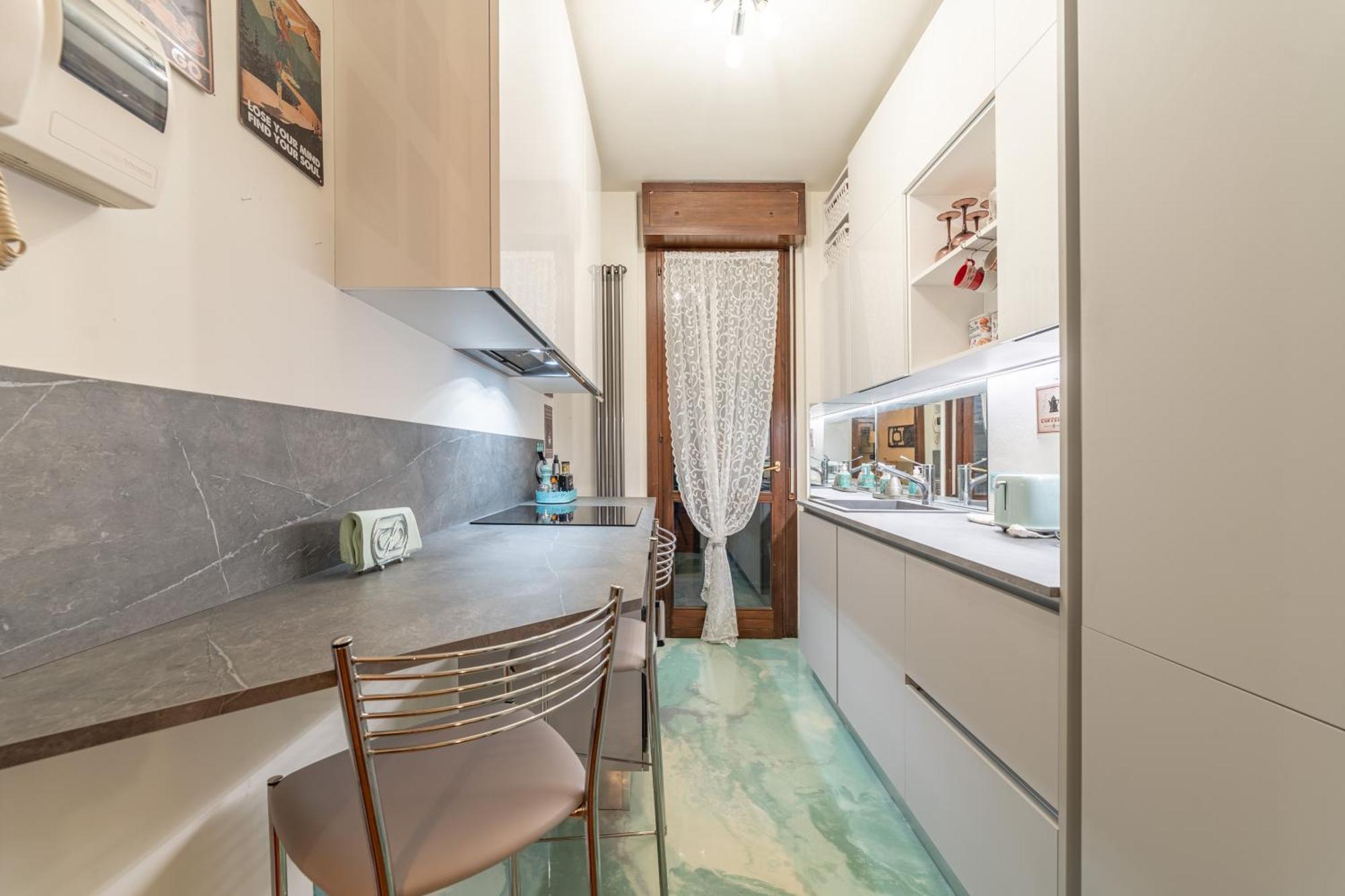 Apartment 5' From Bocconi With 2 Bedr And 2 Bathr *