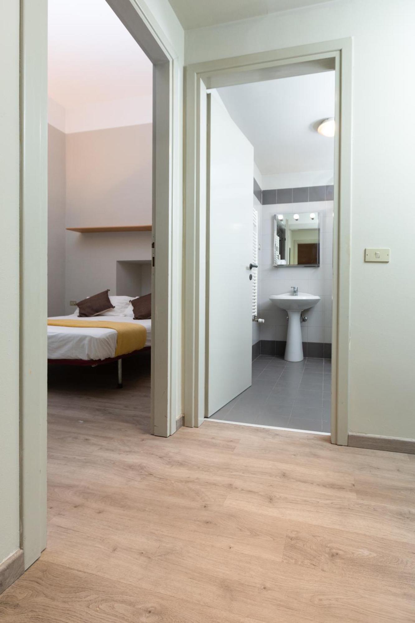 Da Laura - Center - M1 Station Apartment *