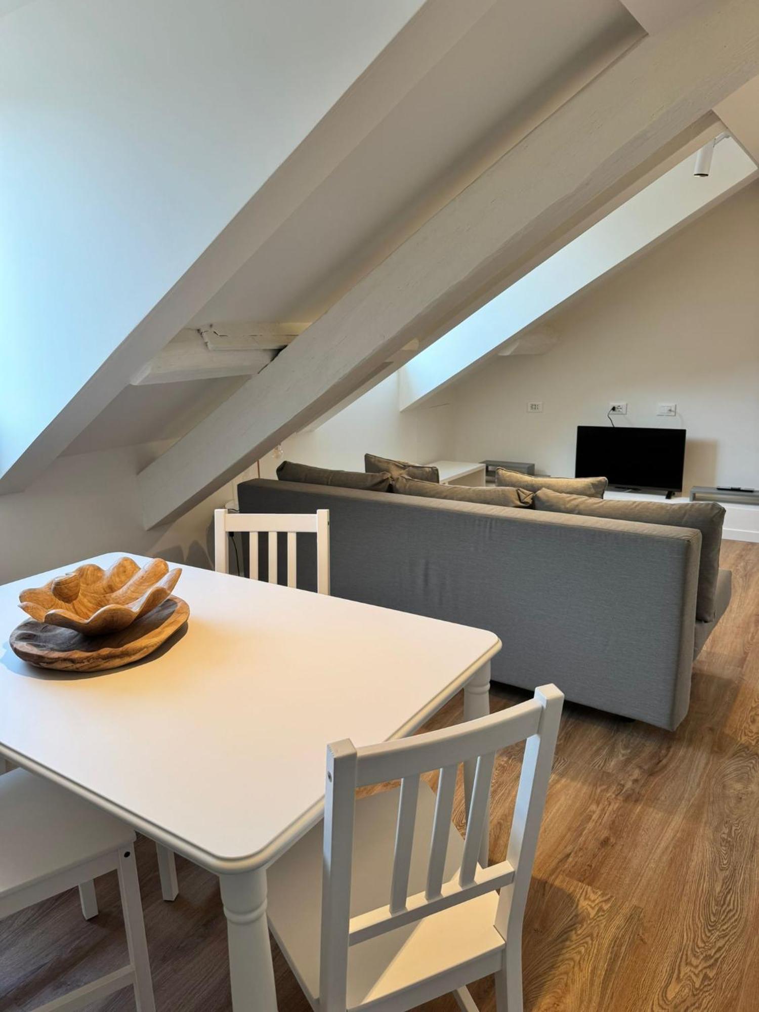 Be Your - Dalla Corte Del Glicine Apartment Mailand