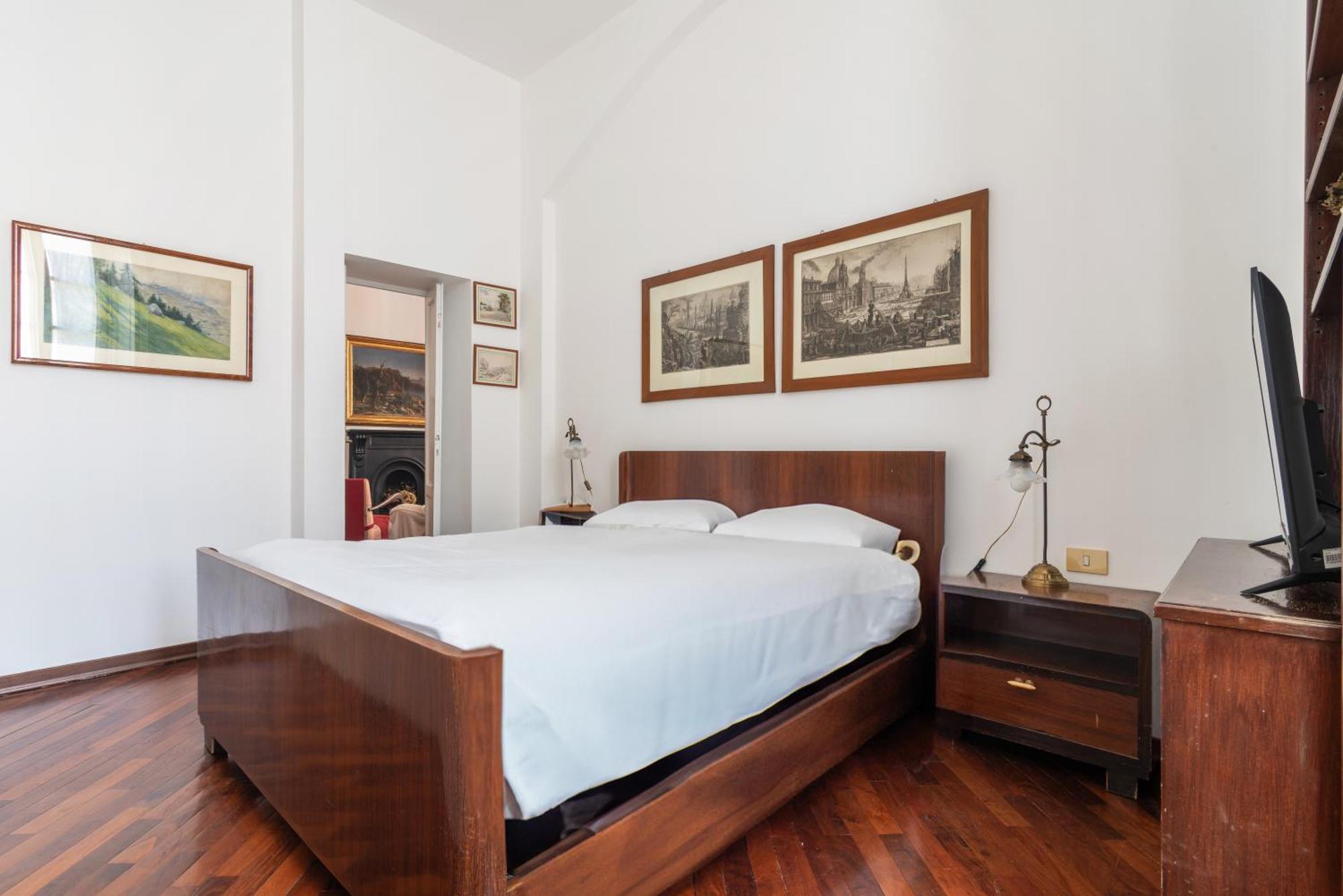 Spacious And Bright Three-room Just Few Steps From The Duomo Apartamento Milão