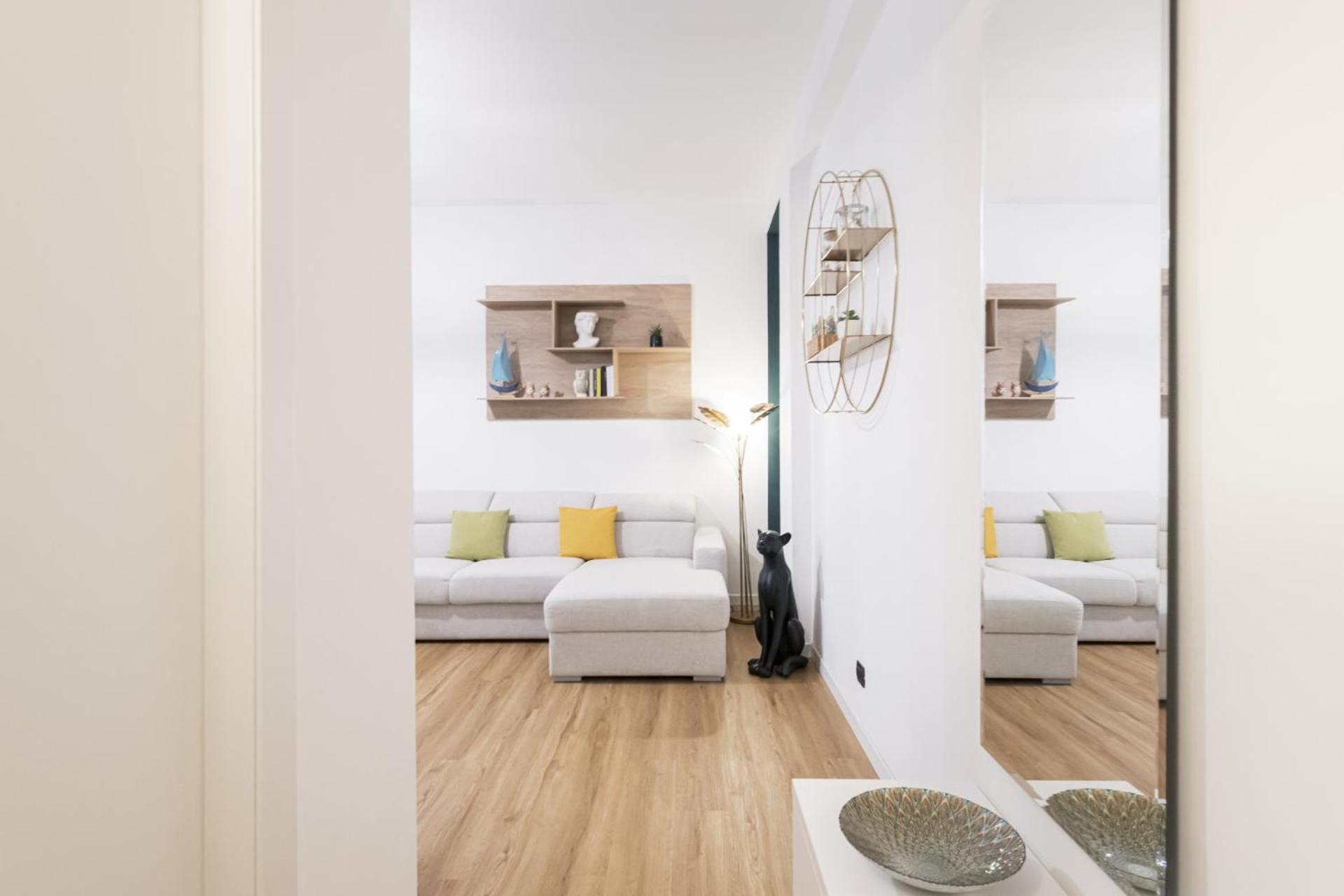 Easylife - Living Raffinato Con Vista In Solari *