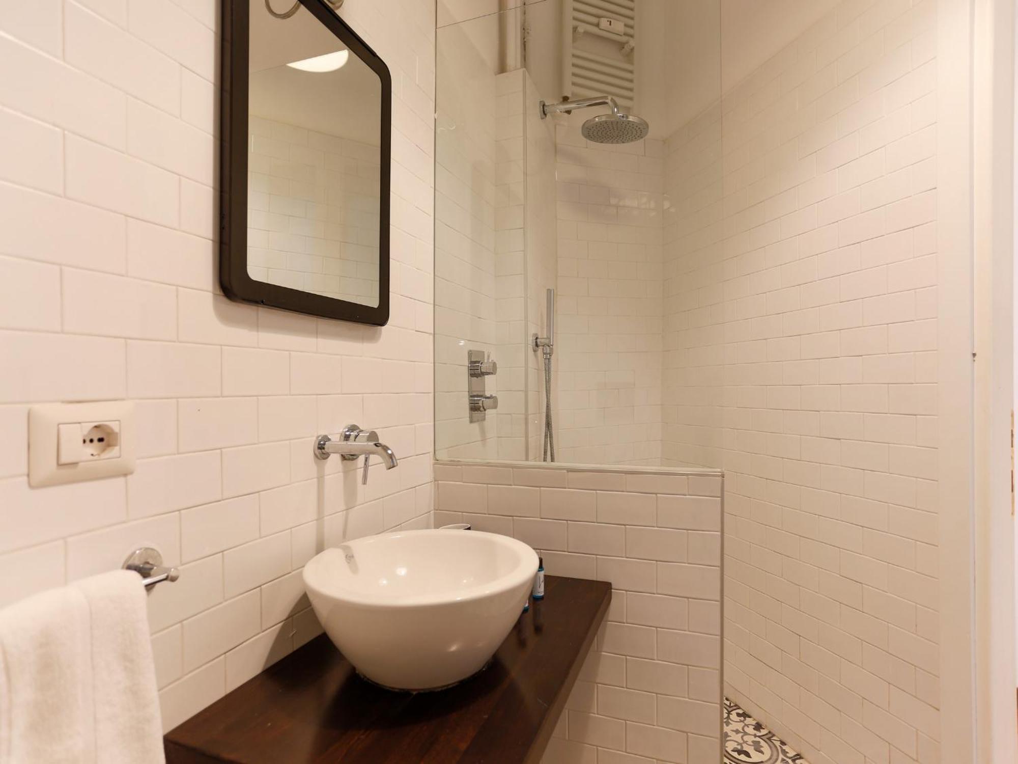 The Rent - In Crocetta Apartment *