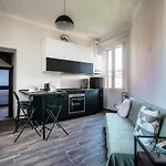 Joivy Stylish Flat, 5-Minute Metro Trip To Centre