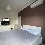 Ampia Camera Matrimoniale Con Letto Double King-Size By Alex Guest House