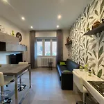 R39 Modern Apartment With Private Parking