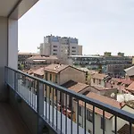 Housing32 Apartments