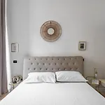 Isola And Garibaldi District Lovely Apartment
