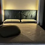 Urban House - Comfy Flat Navigli Milan Center