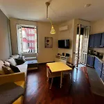 Guzzo B - Elegant Flat With Balcony At Bolivar M4 Metro