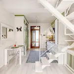 Bright Loft - Free Private Parking