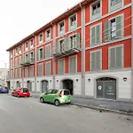 Guesthost - Modern Apartment In Milan With Balcony