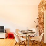 Free Wi-Fi - A/C - Vertical Tower - Garibaldi