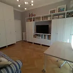 Spacious Apartment In The Heart Of The City