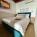 Splendido Bilocale In Via Madonnina, Zona Brera