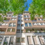 Easy Isola Apartment