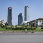 Fiore Milanese - San Siro, Fiera & City Life - Rinnovamento Facciata Palazzo In Corso