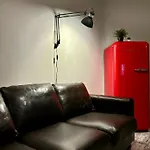 Apartment In Garibaldi Station And Self Check In 4 People