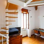 Ingegnoli1 Bright Top Floor Apartment