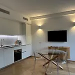 Bright Apartment With Balcony - Navigli Milan
