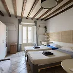Elegant Naviglio Cool Area Large 5 Pax With Elevator