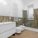 Premium Modern Apartment University
