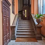 Tortona Design Flat