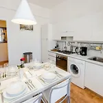 Roomy Central Apartment
