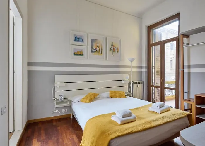 Artist Nadia\'S Apartment In Porta Vercellina