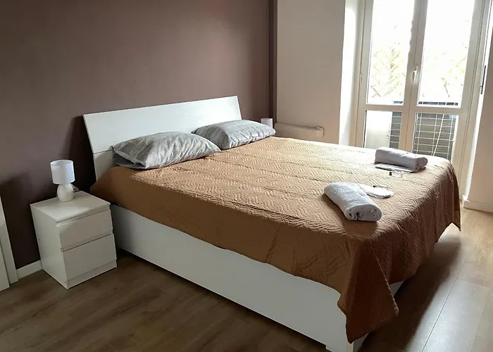 Ampia Camera Matrimoniale Con Letto Double King-Size By Alex Guest House