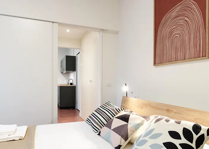 Velasquez Apartments - B - San Siro