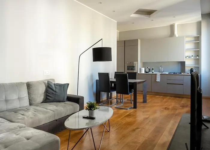 5 Min Duomo Luxury Home In Brera Design District