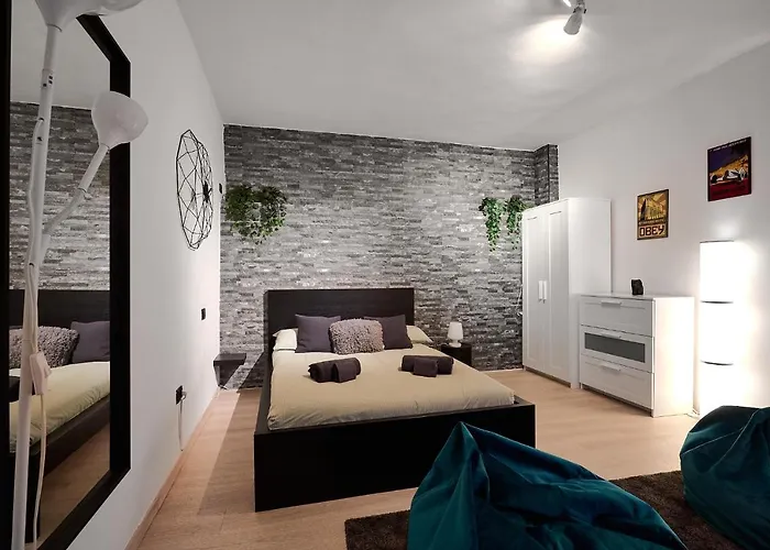 Xenia Apartments - Nuovo Appartamento In Zona Tranquilla