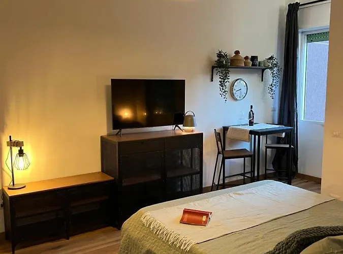 Stylish Apartment 3 Km Away From Duomo - Netflix, Wi-Fi, All Comforts Included