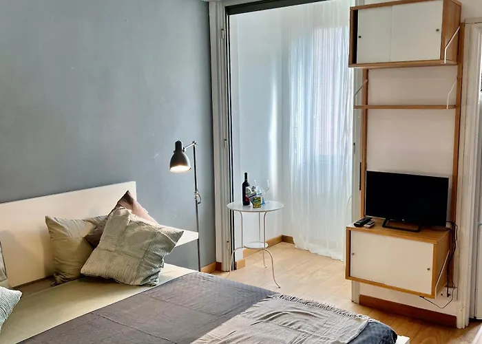 Cozy Apartment 3 Km Away From Duomo