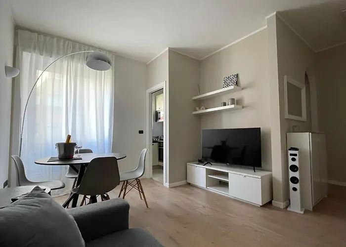 Solari Apartment, Milan Fashion Street
