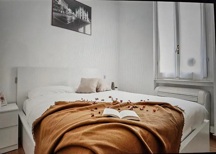 Two-Room Apartment San Babila Milan